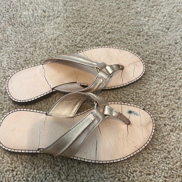 Girls Lilly Pulitzer Sandals - Picture 1 of 5